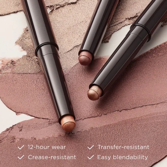 Laura Mercier's iconic Caviar Stick Eyeshadow Metallic Pink Bed of Roses - Picture 5 of 6